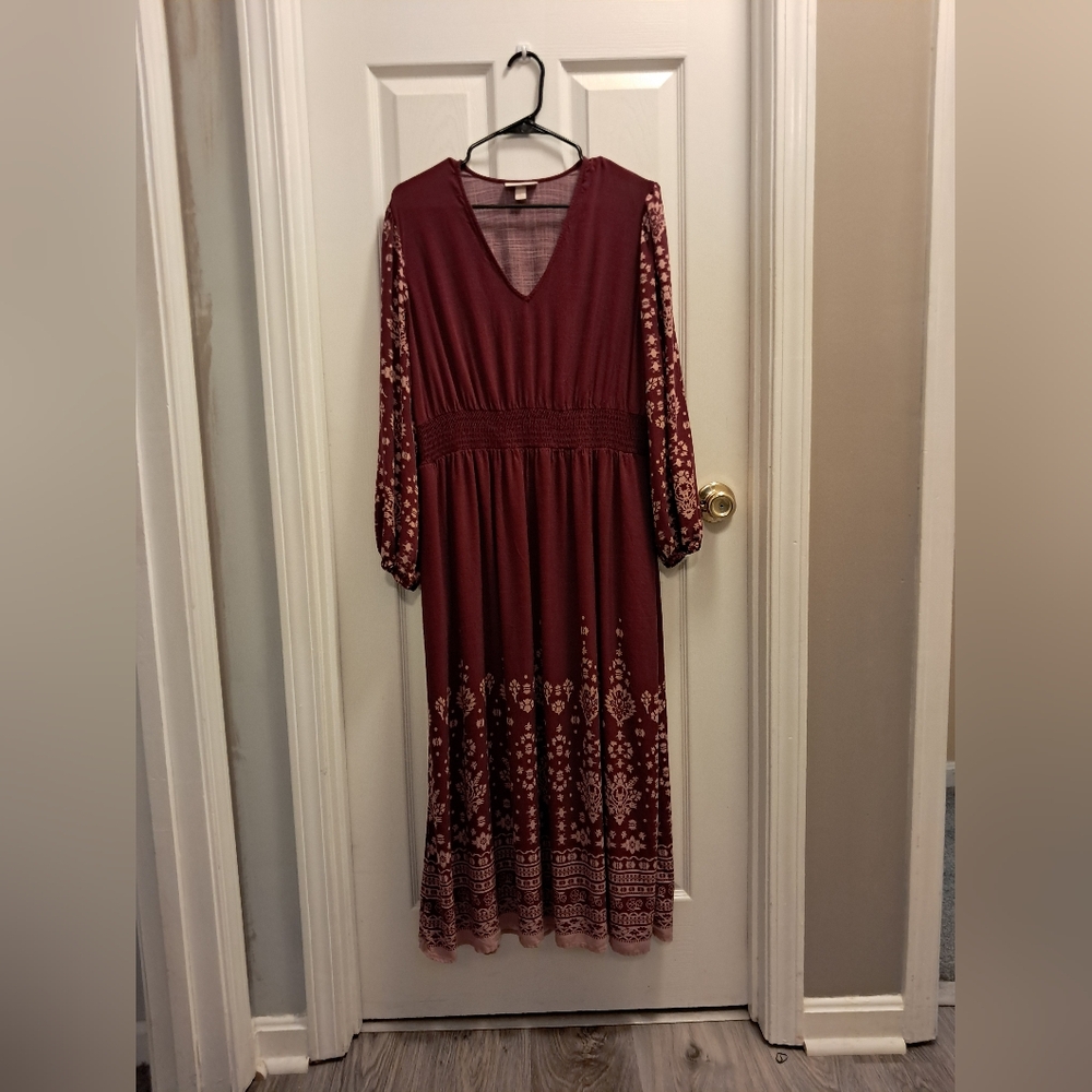 Elegant Burgundy Floral Maxi Dress